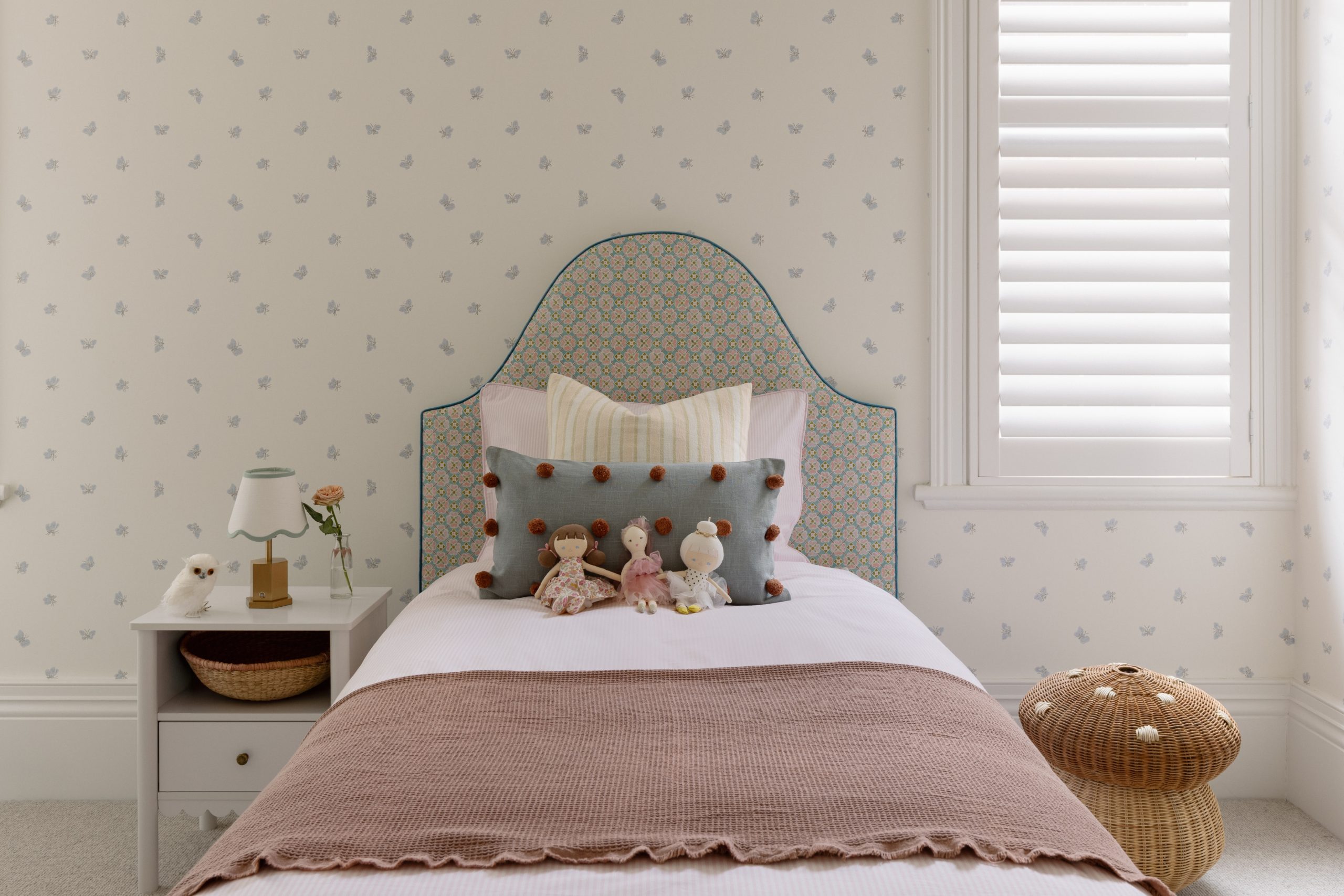 Genevieve in Anna Spiro Seamist Linen - bedlinen by Bonne Soiree and photographer Elise Scott