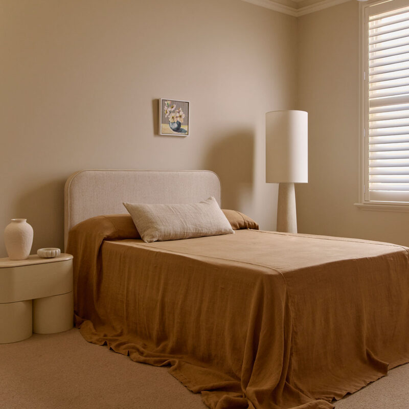 Readymade Louis bed in Akira natural - Image 2
