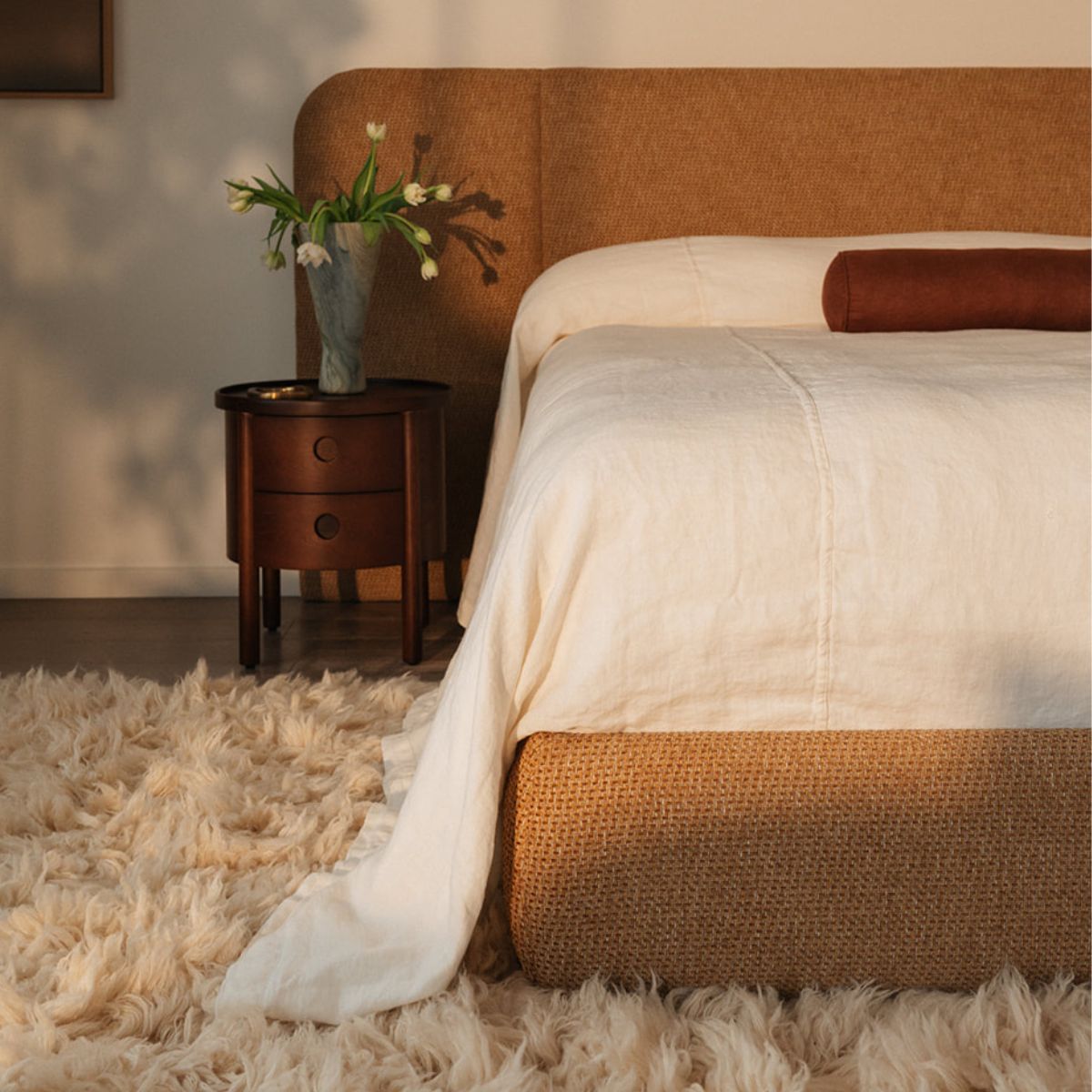 Curved bed base - Upholstered frame to floor - Image 3