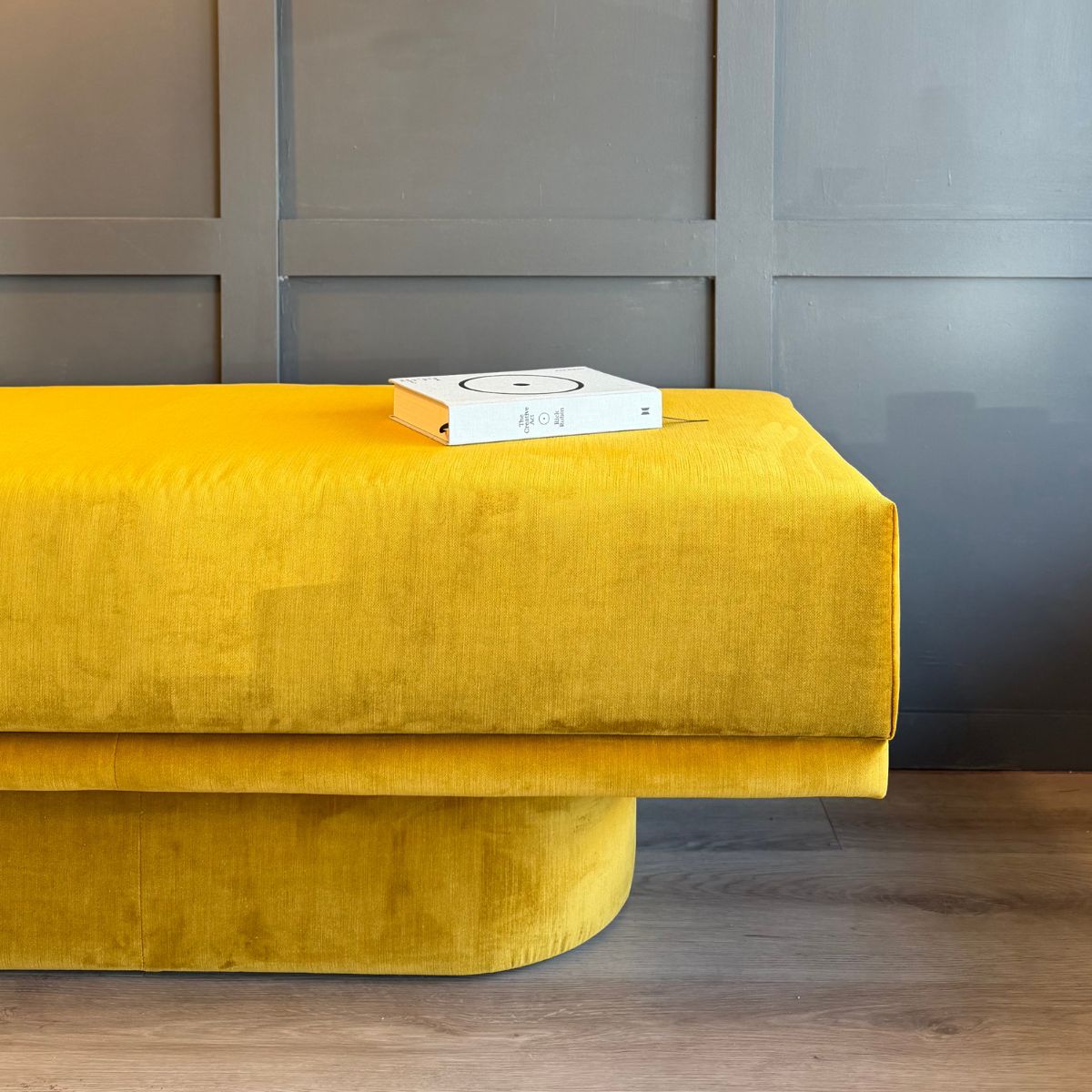 Fiora Ottoman